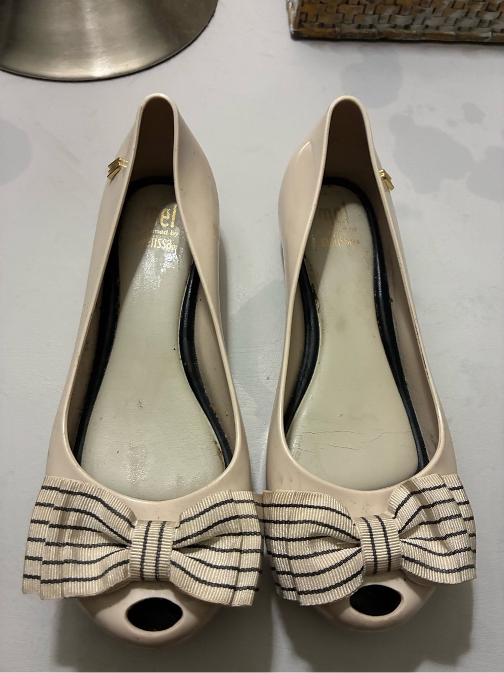 Mel Dreamed by Melissa Girls Cream Bow Peep-Toe Flats